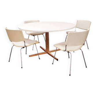 Danish Pedestal Dining Table and 4 Badminton Chairs by Nanna Ditzel for Kolds Savvaerk, 19