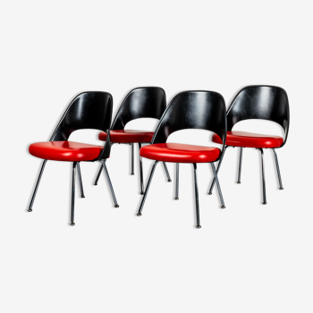Conference chairs by Eero Saarinen for Knoll