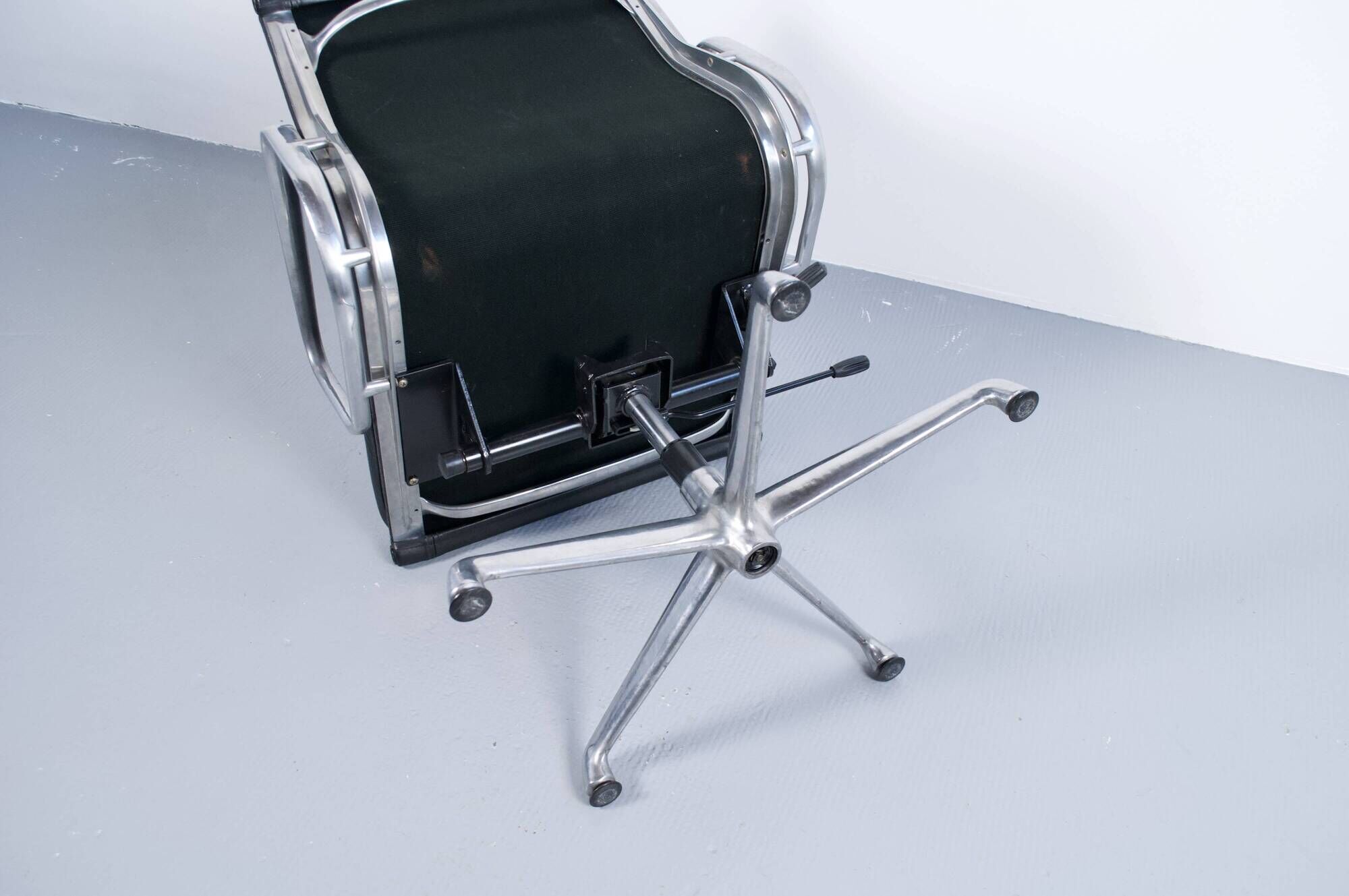 SOFT PAD CHAIR EA 217 EAMES BLACK LEATHER HERMAN MILLER PUBLISHED BY ICF 1970s