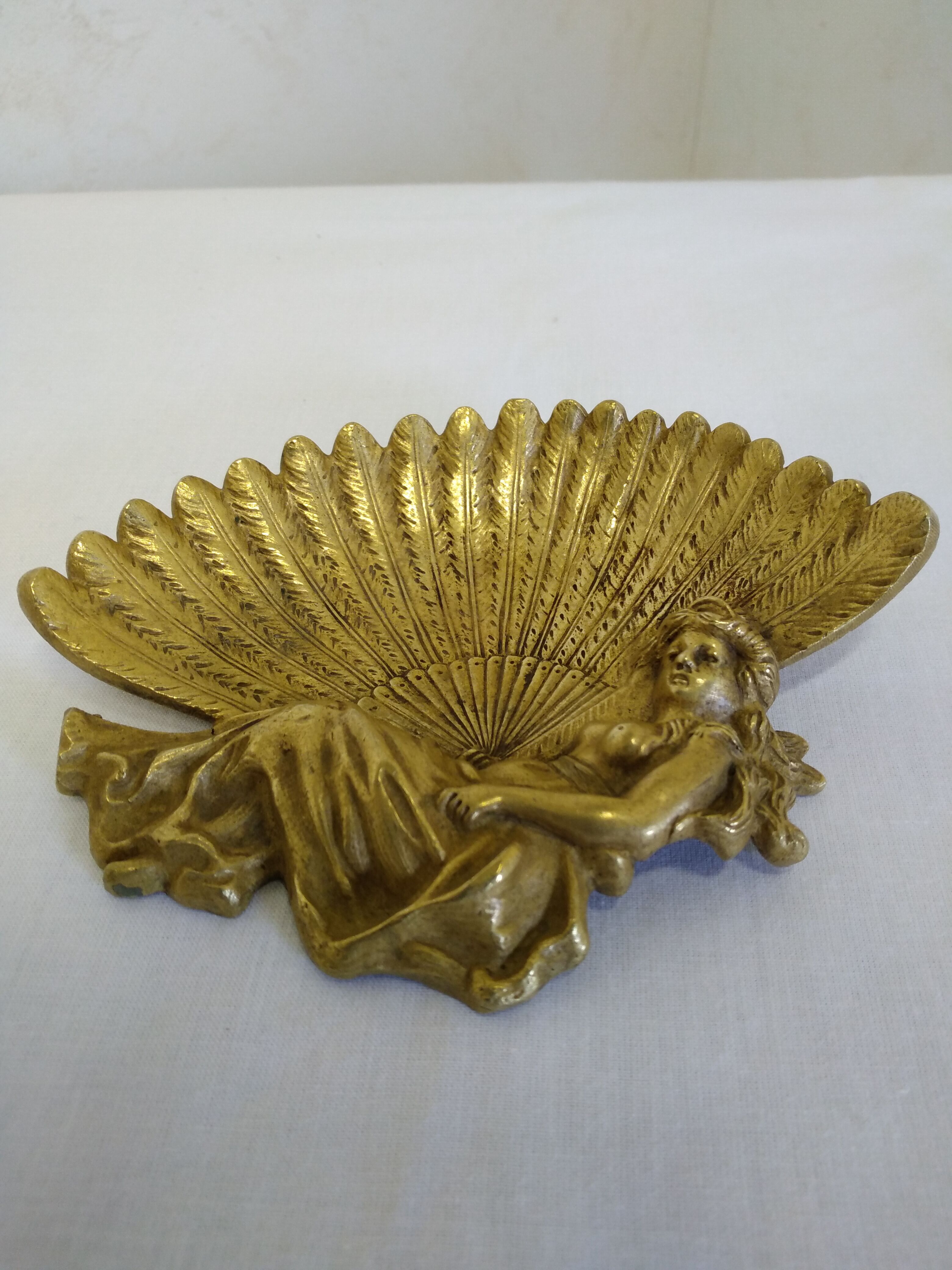 Cendrier/ vide poche en bronze ancien