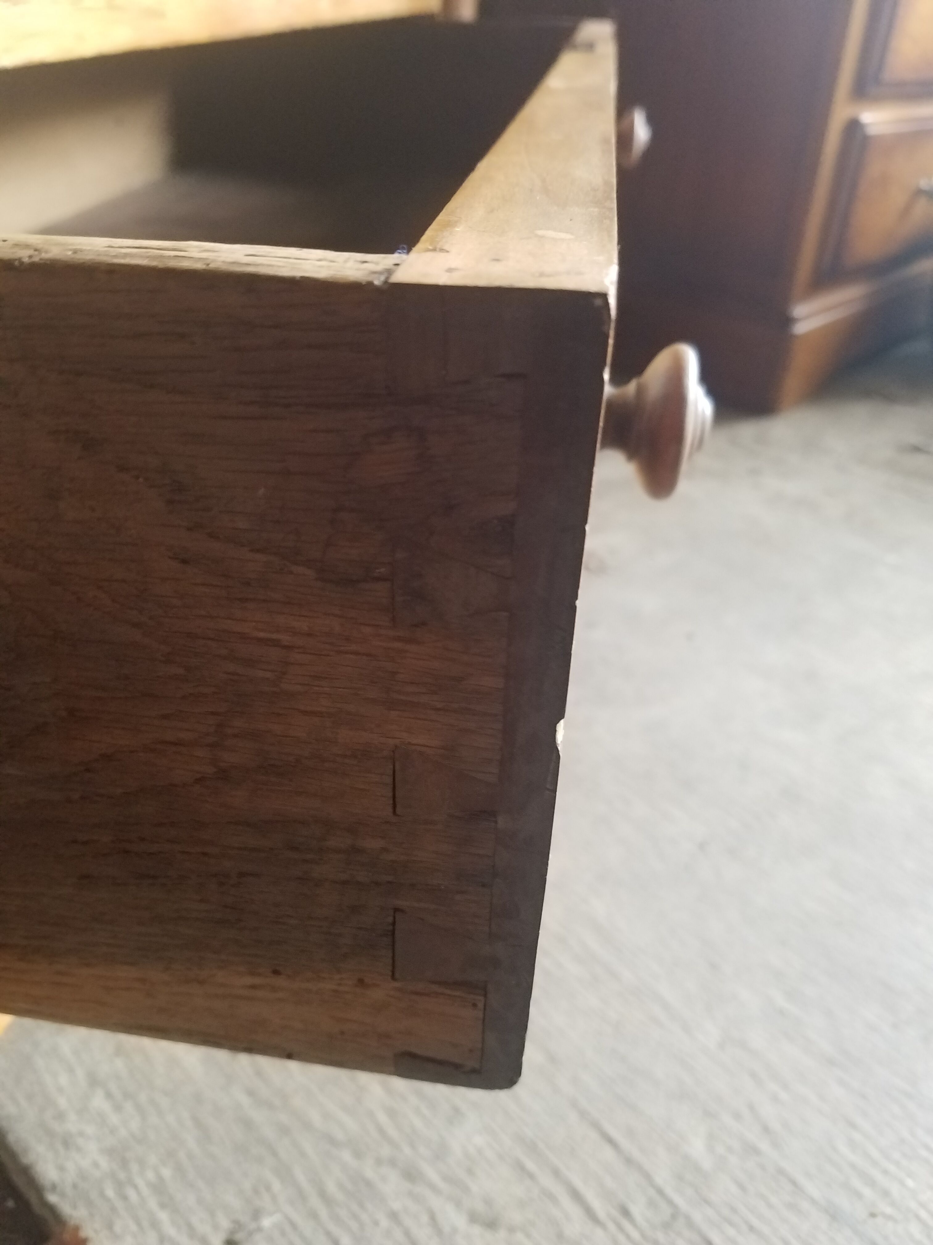 Ancienne commode 4 tiroirs