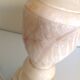 Lampe en albatre et abat jour tissu ecru / vintage années 50-60