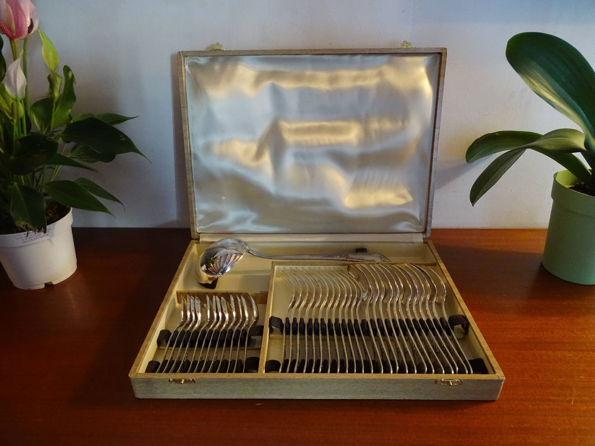 Cutlery set 37 pieces François Frionnet goldsmith for 12 people