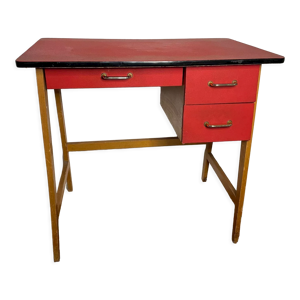 Ancien bureau pour enfant en formica