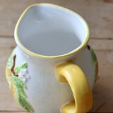 Pichet vintage en faïence et barbotine motif citron