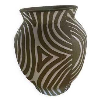 Ceramic design vase