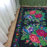 Tapis roumain tissé à la main vert et fuchsia en laine design bohème