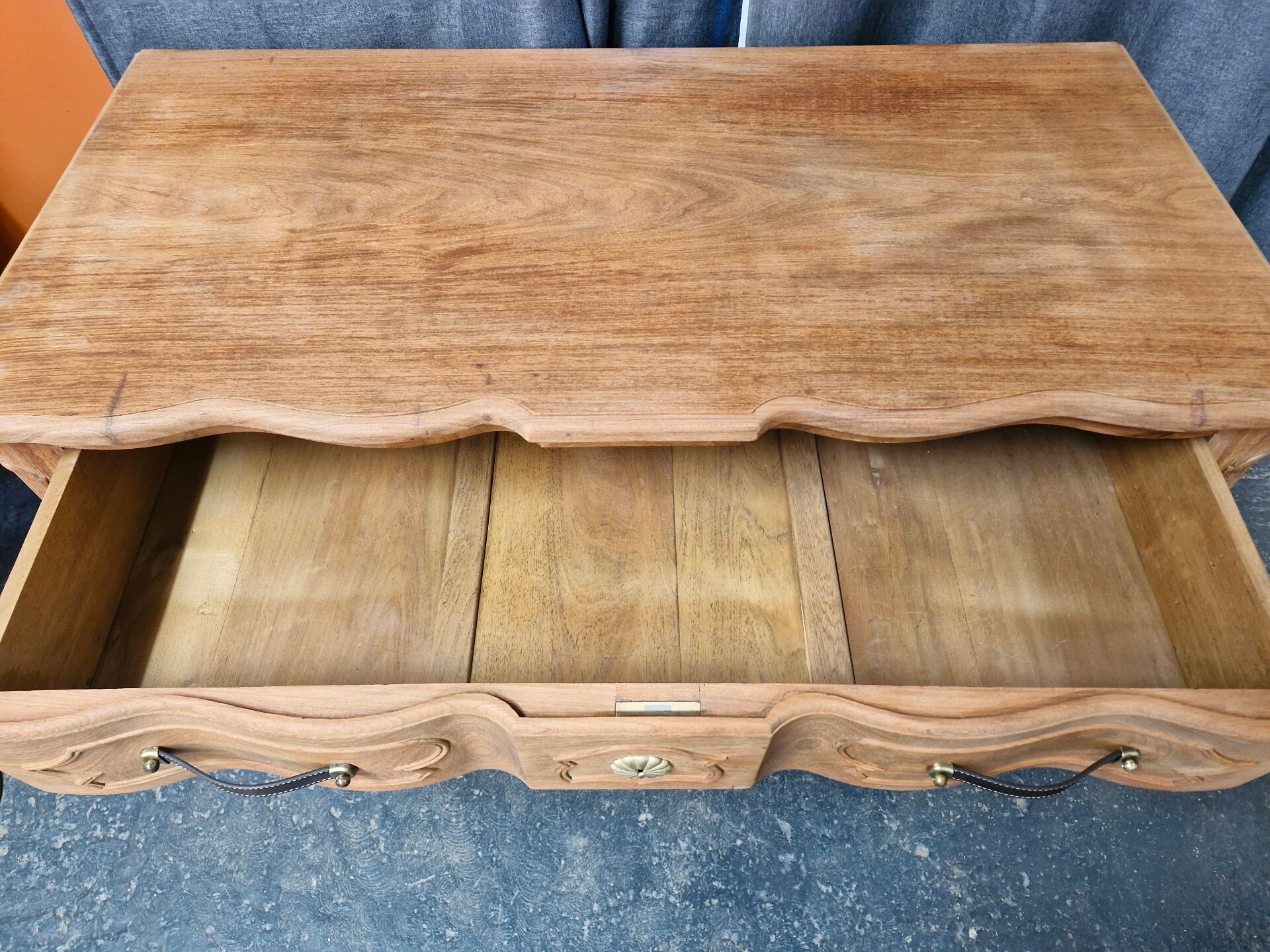 Wooden commode Aerogommer