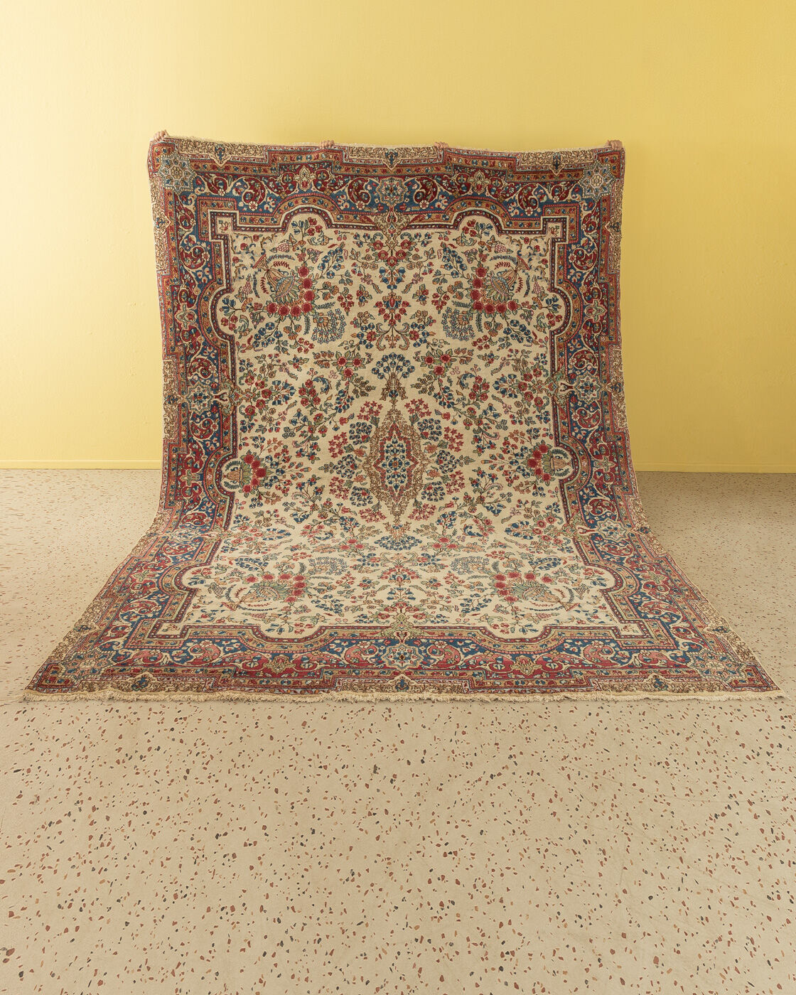 Kerman carpet, 260 x 375