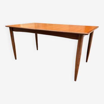 Table a manger scandinave