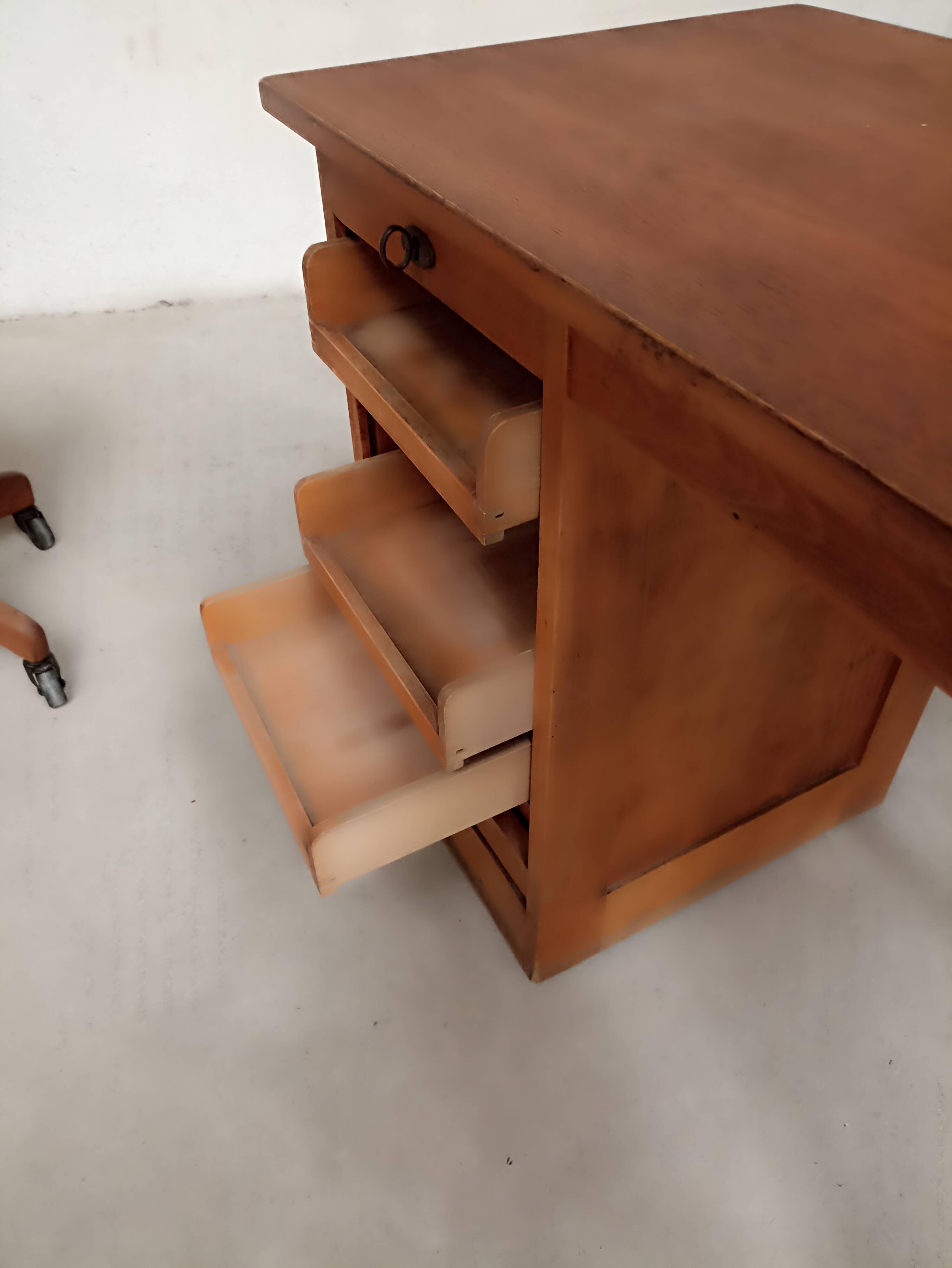 Vintage desk + chairs