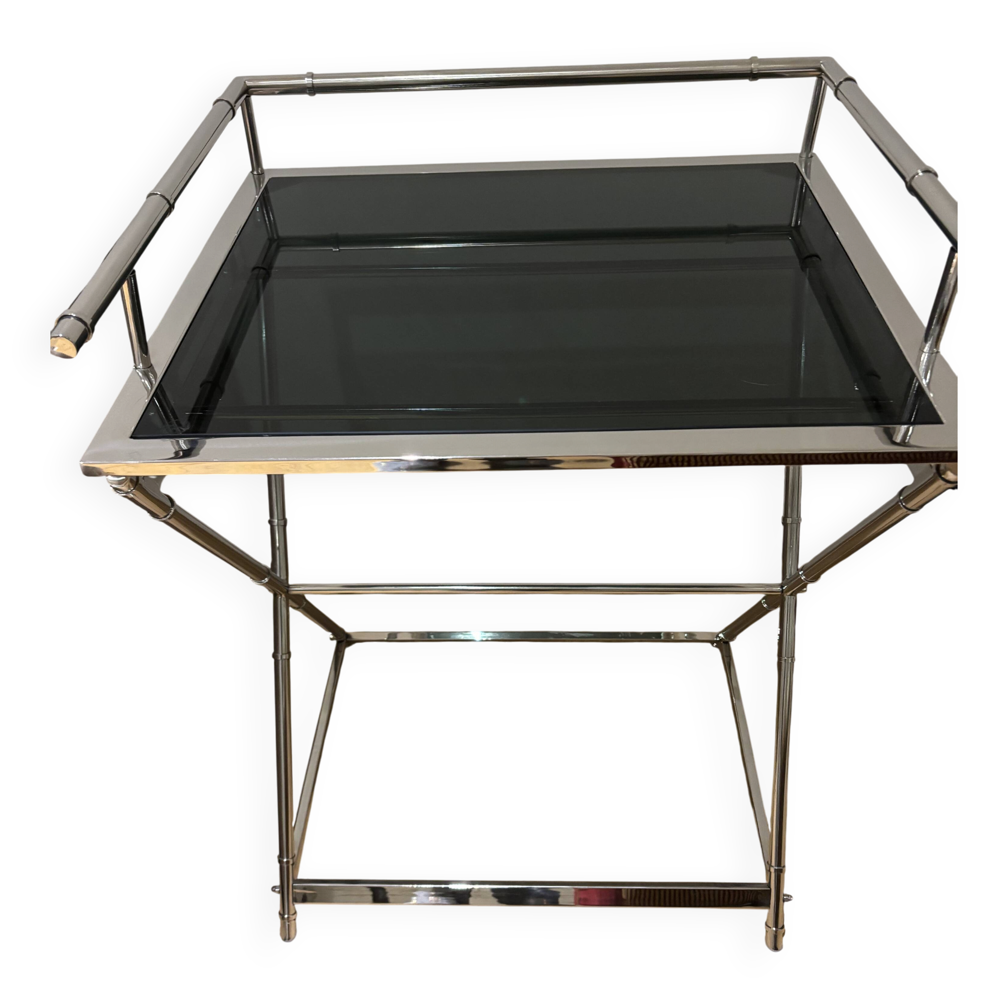 Serving table