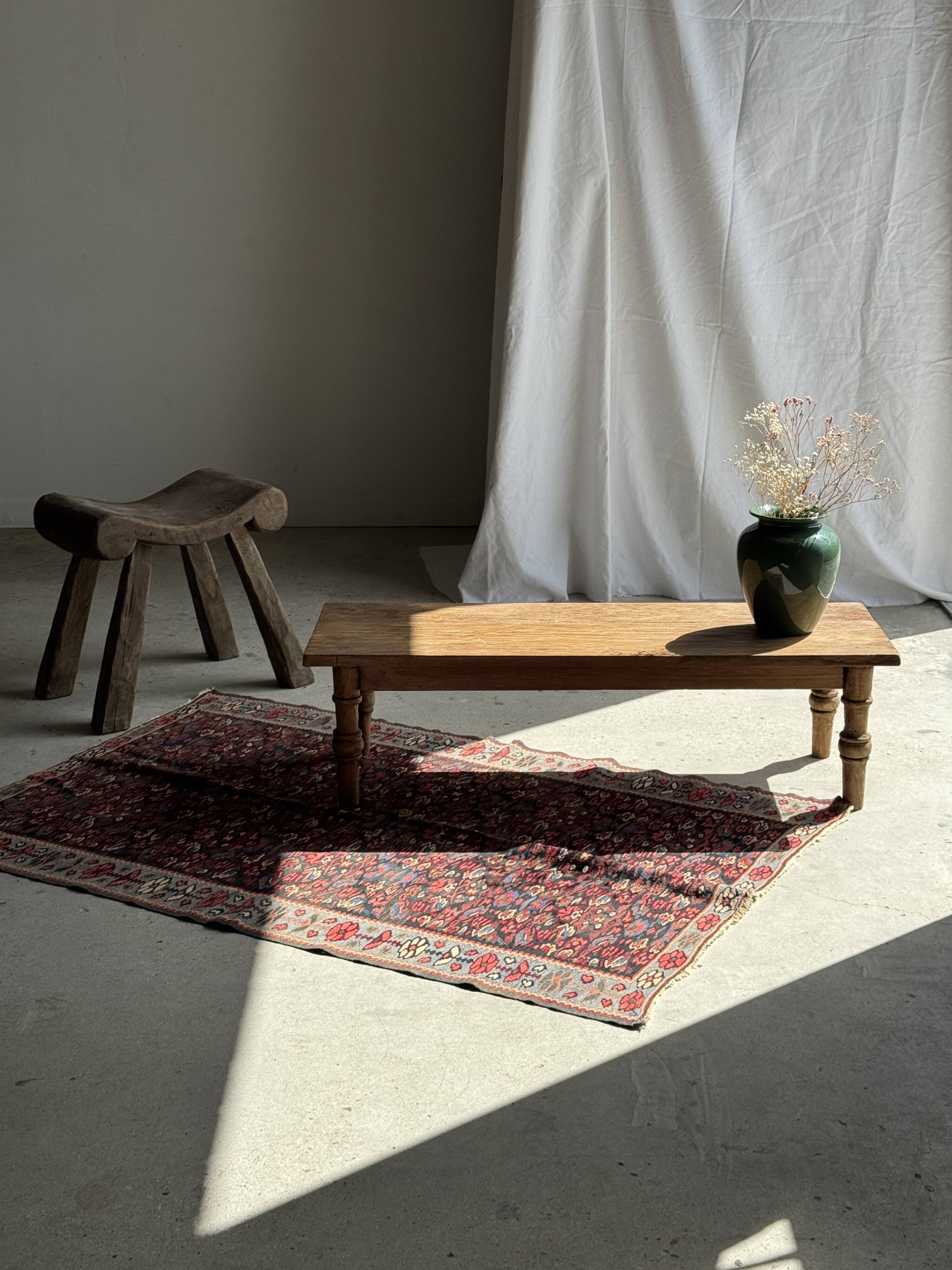Four-legged stool in antique teak from Indonesia H 50 L 52