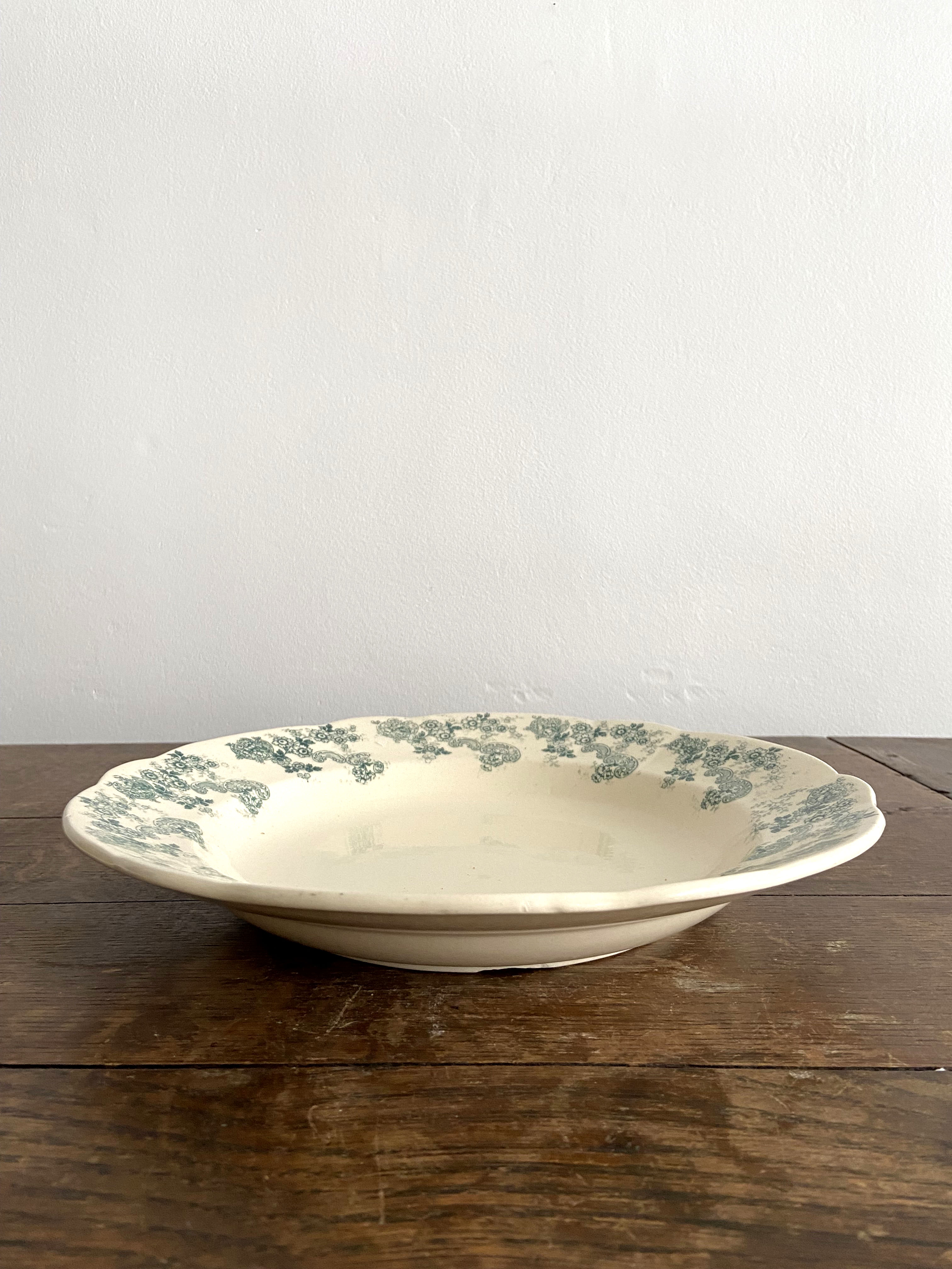 Hollow flat in Longchamp iron earth