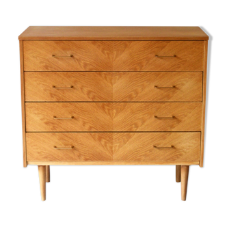 Oak chest of drawers