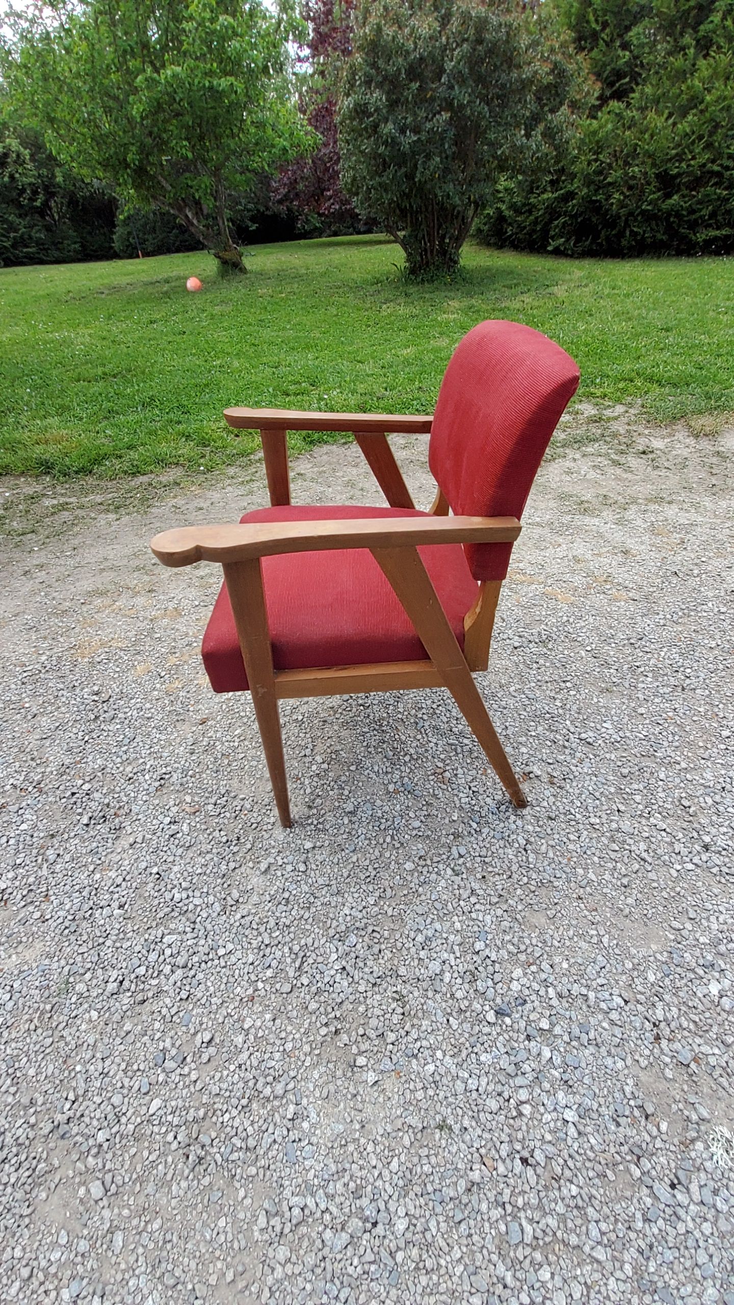 Armchair of the 50s in blond oak and red fabrics compass feet