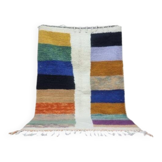 Traditional Beni Ourain Berber rug in wool, size 150 x 250 cm.