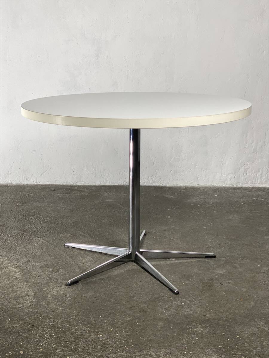 Vintage round dining table, 1960