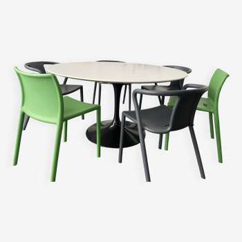 Genuine Eero Saarinen table by Knoll