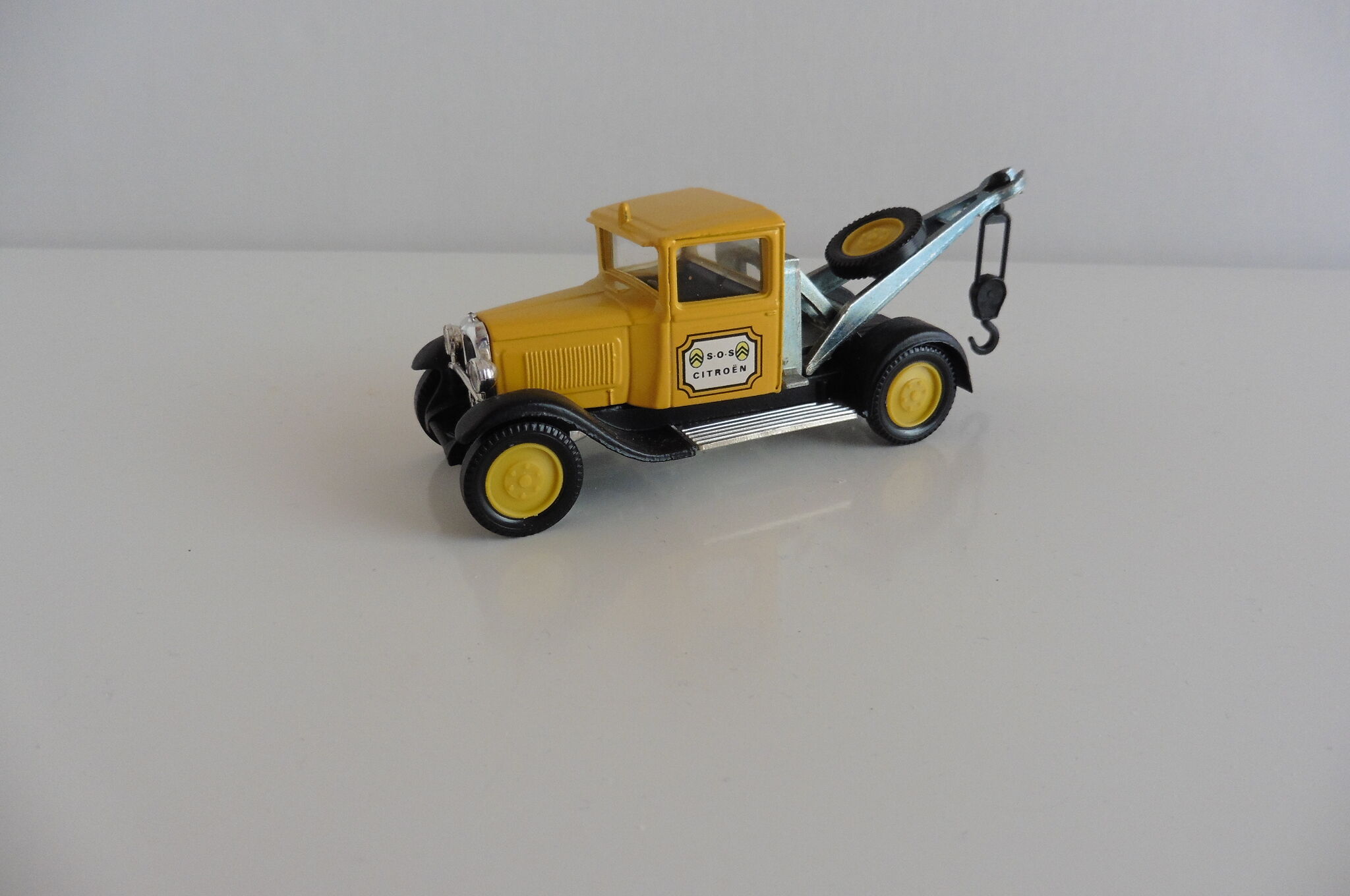 Micarola 1/43 Citroen Kegresse dépanneuse