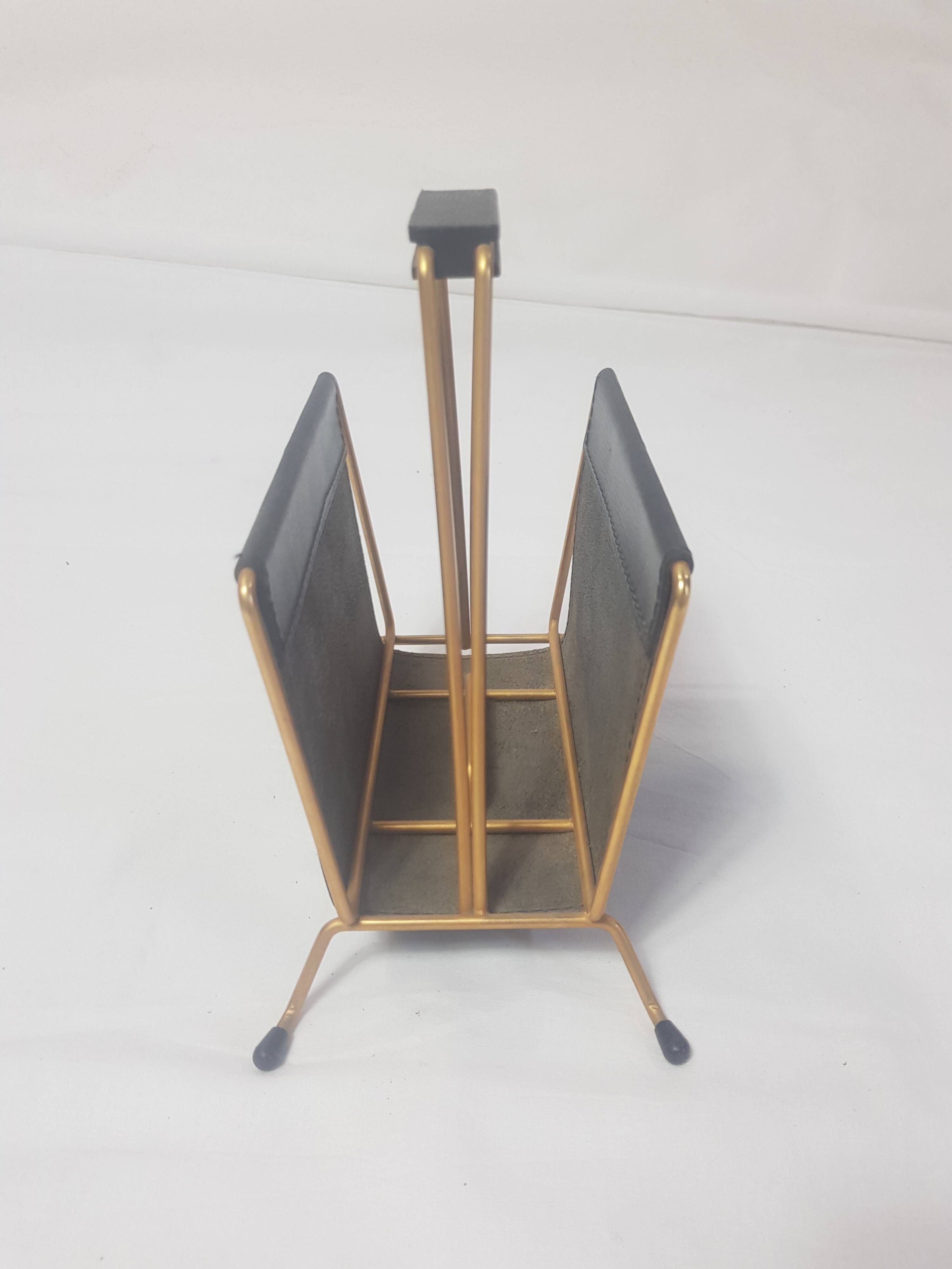 Small magazine holder or letter holder in brass and black leather from the 50s and 60s