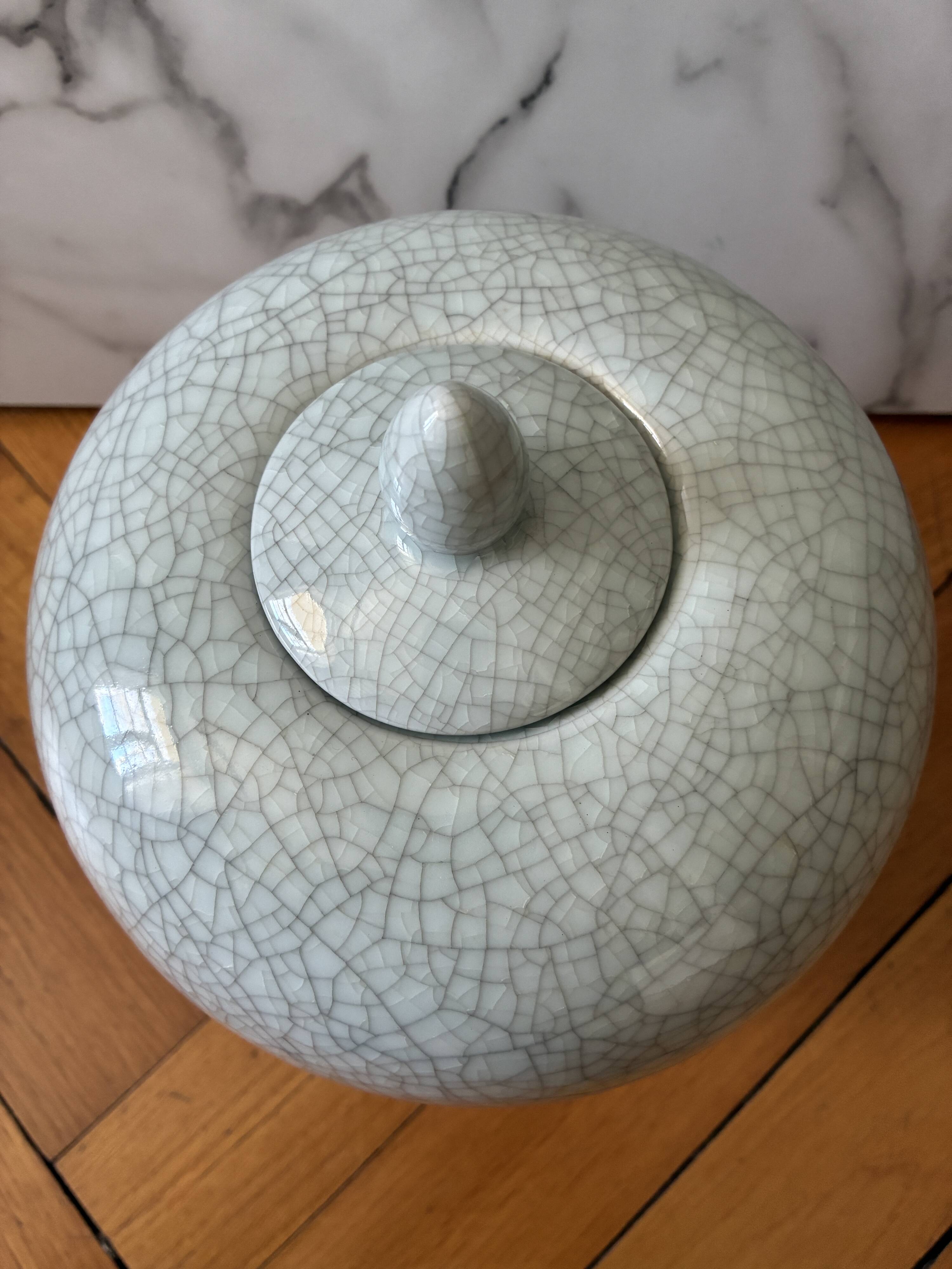 XL ceramic pot with crackle effect