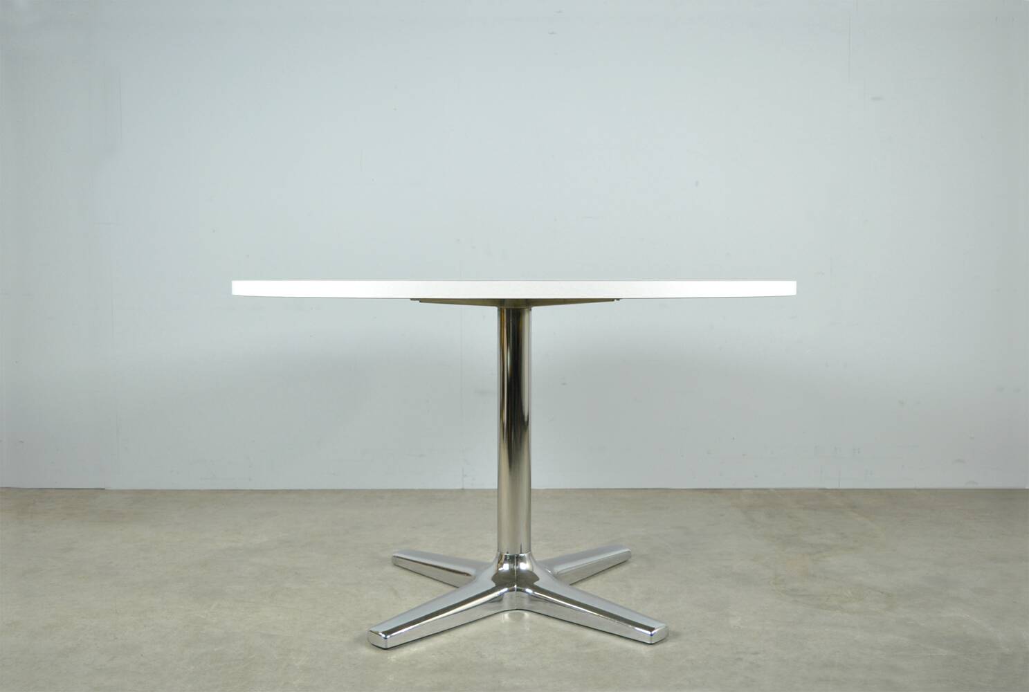 Modern vintage dining table with chrome star base by pastoe, 1970s