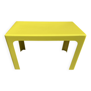 Table design attribuée