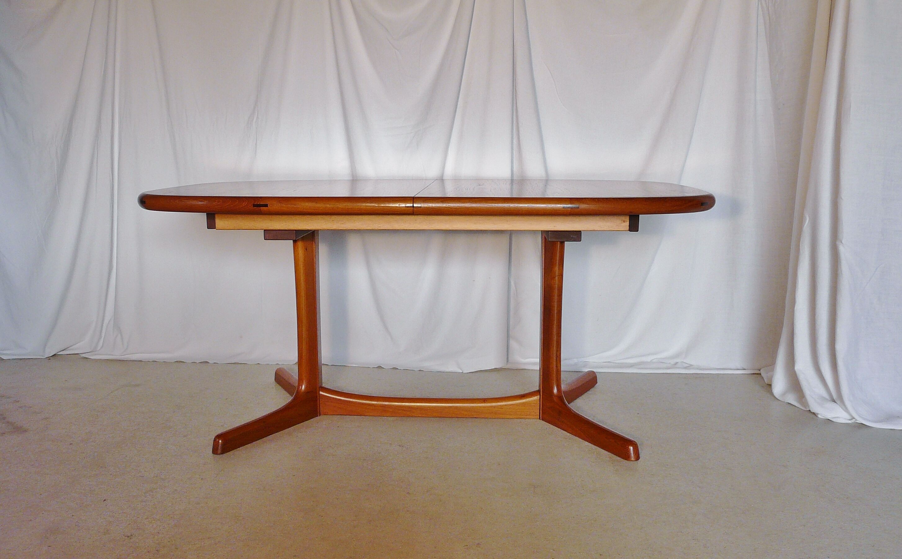 Mr. Larsen Laurits blond teak Scandinavian extensible table