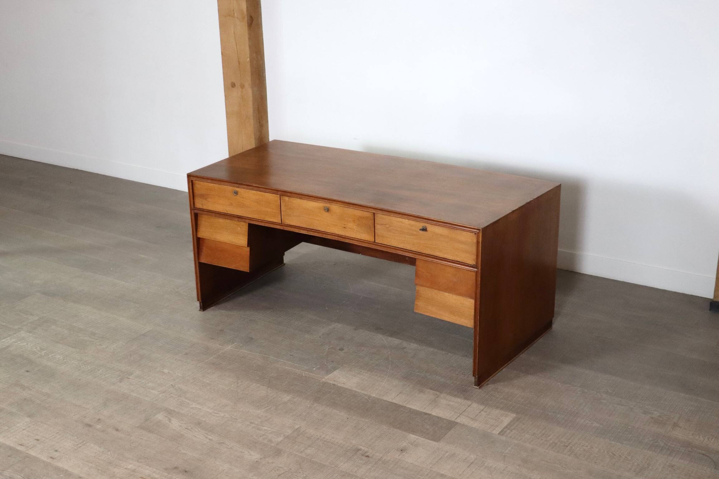 Curved Directors Desk In Walnut, Italy 1940s