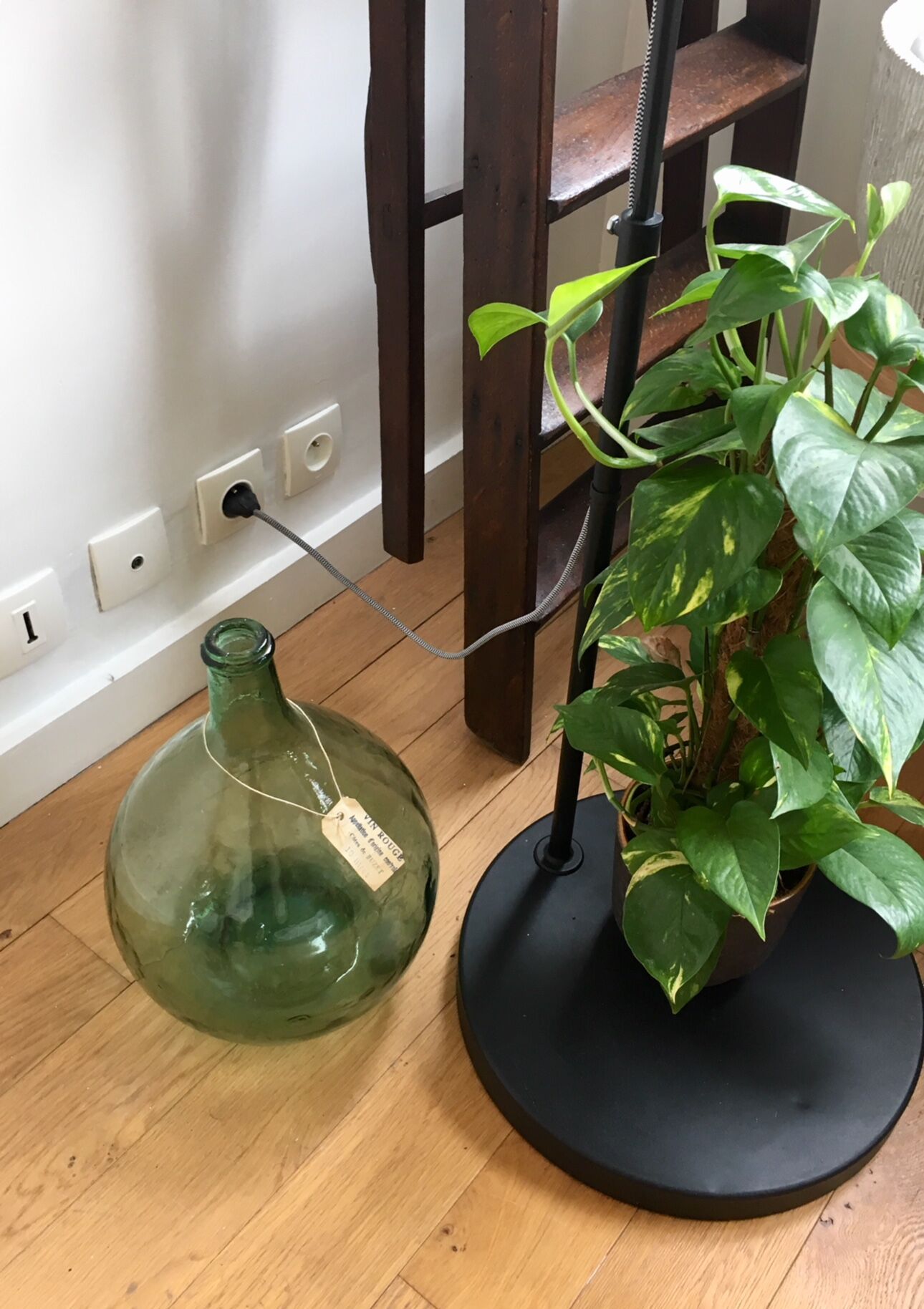 Ancient green demijohn 10L capacity