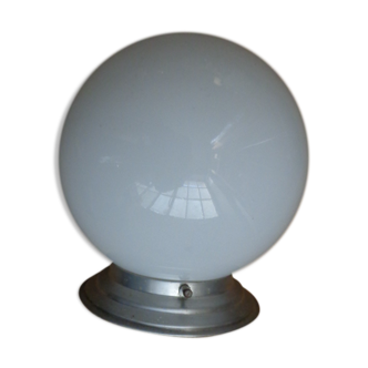 Plafonnier boule blanche