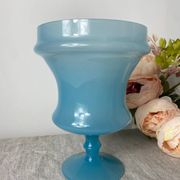 Vase vintage en opaline bleue