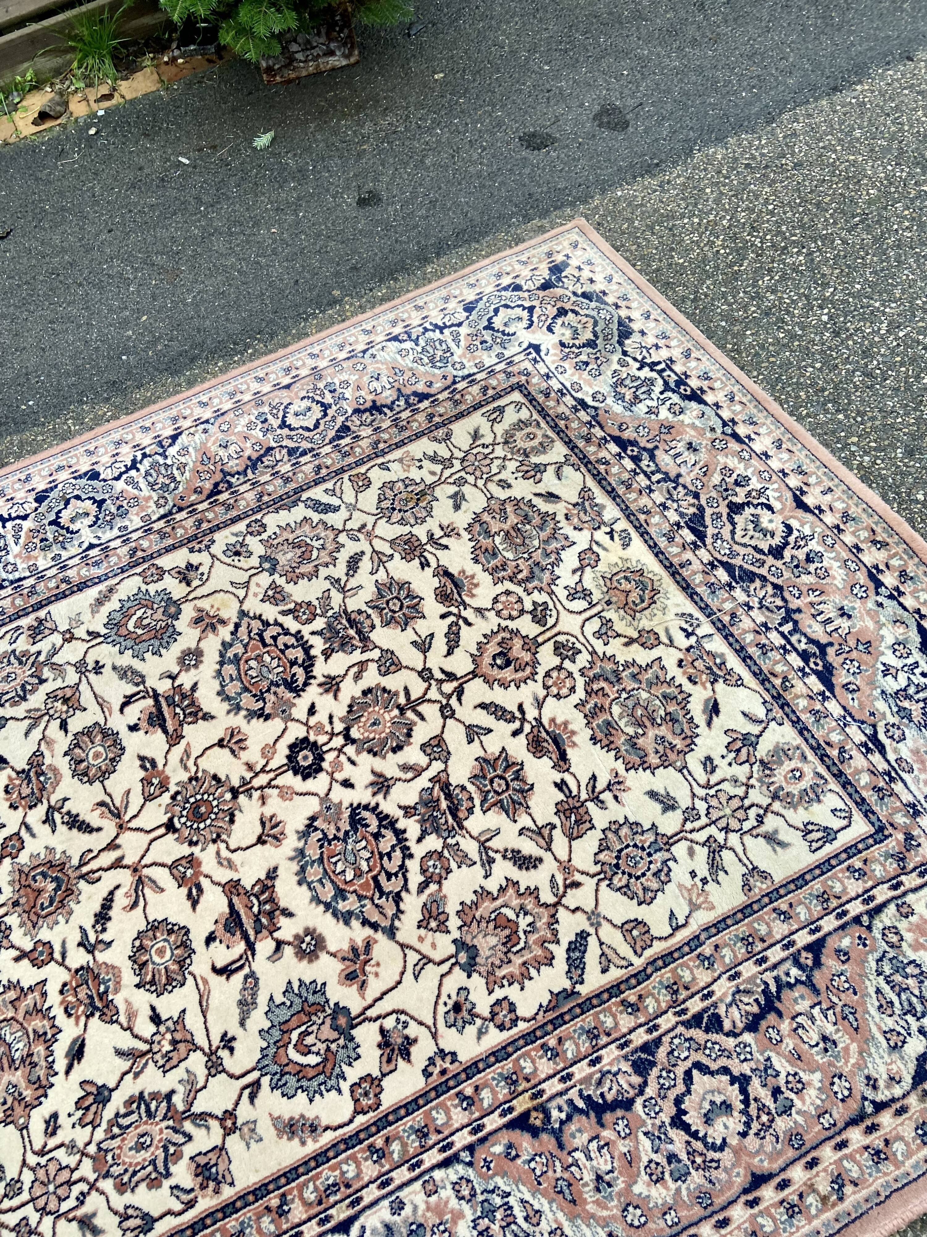 Tapis ancien rose