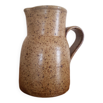 Sandstone pitcher