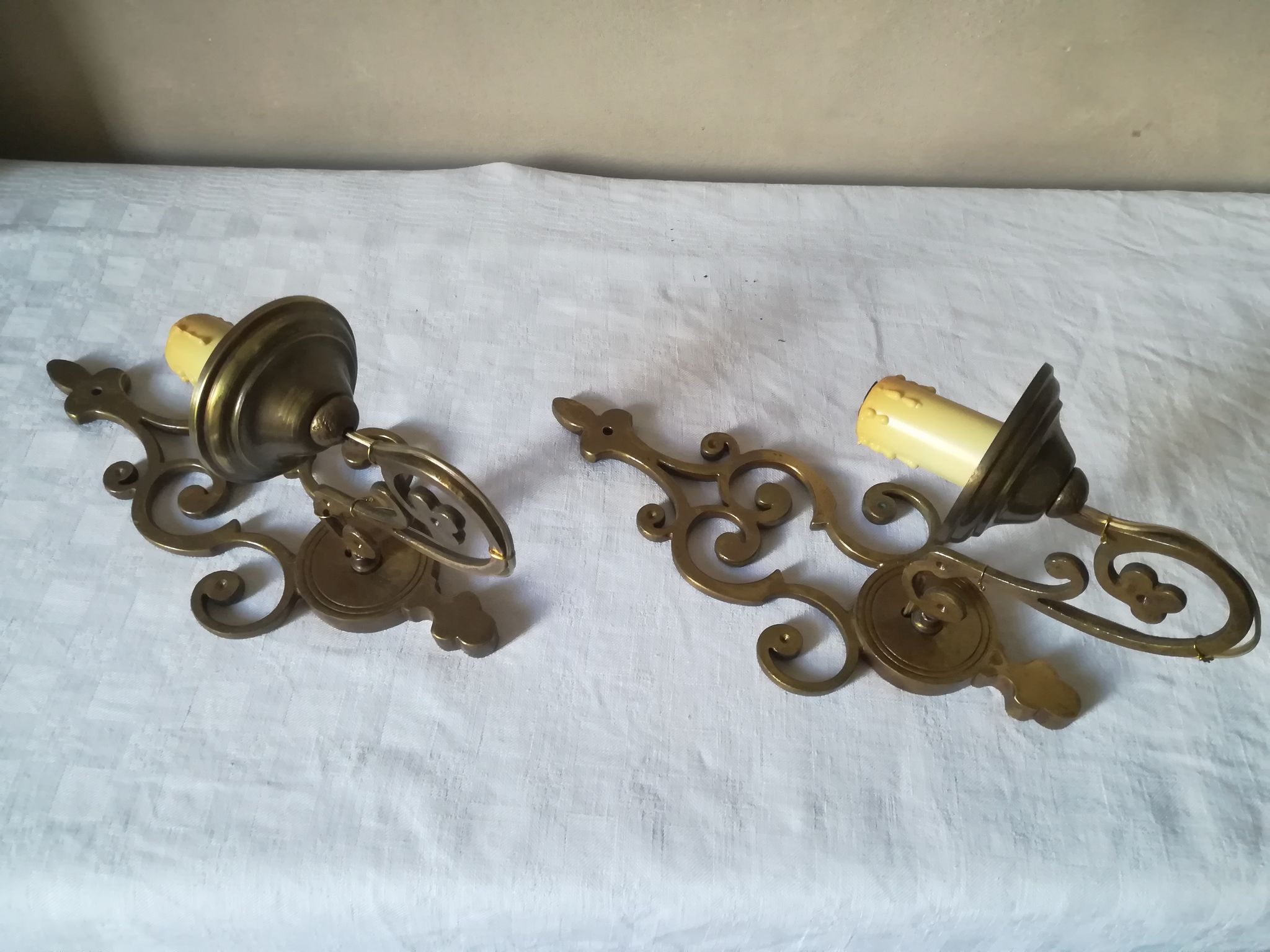 Duo d'appliques en laiton