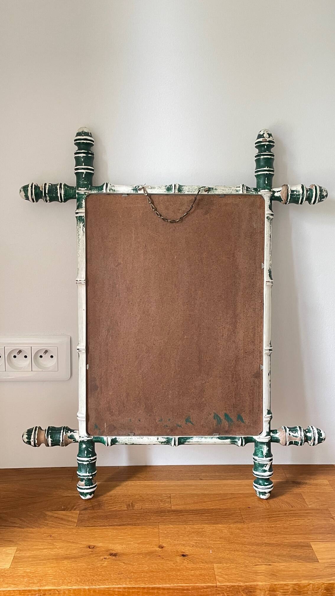 Miroir ancien en bois formant bambou