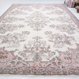 Farmhouse floral vintage carpet rug