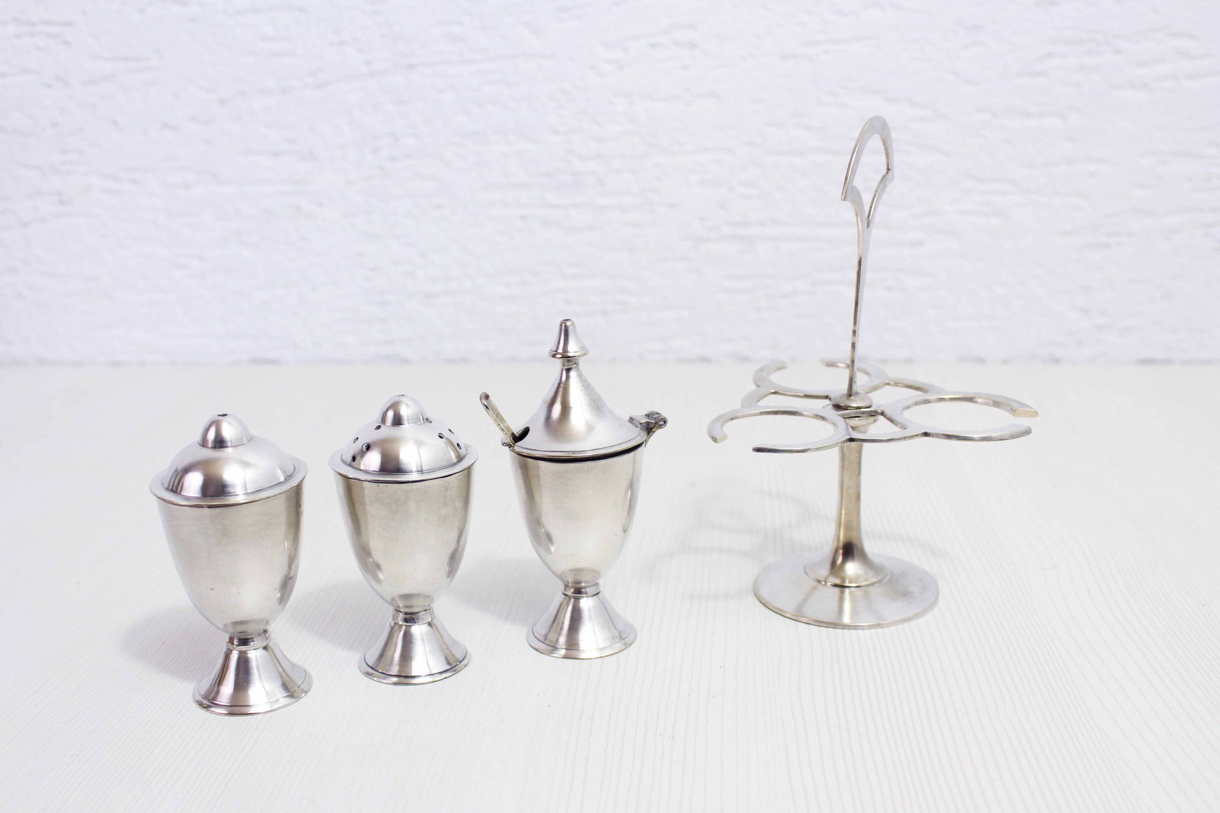 Salt and pepper set in silver metal 1930