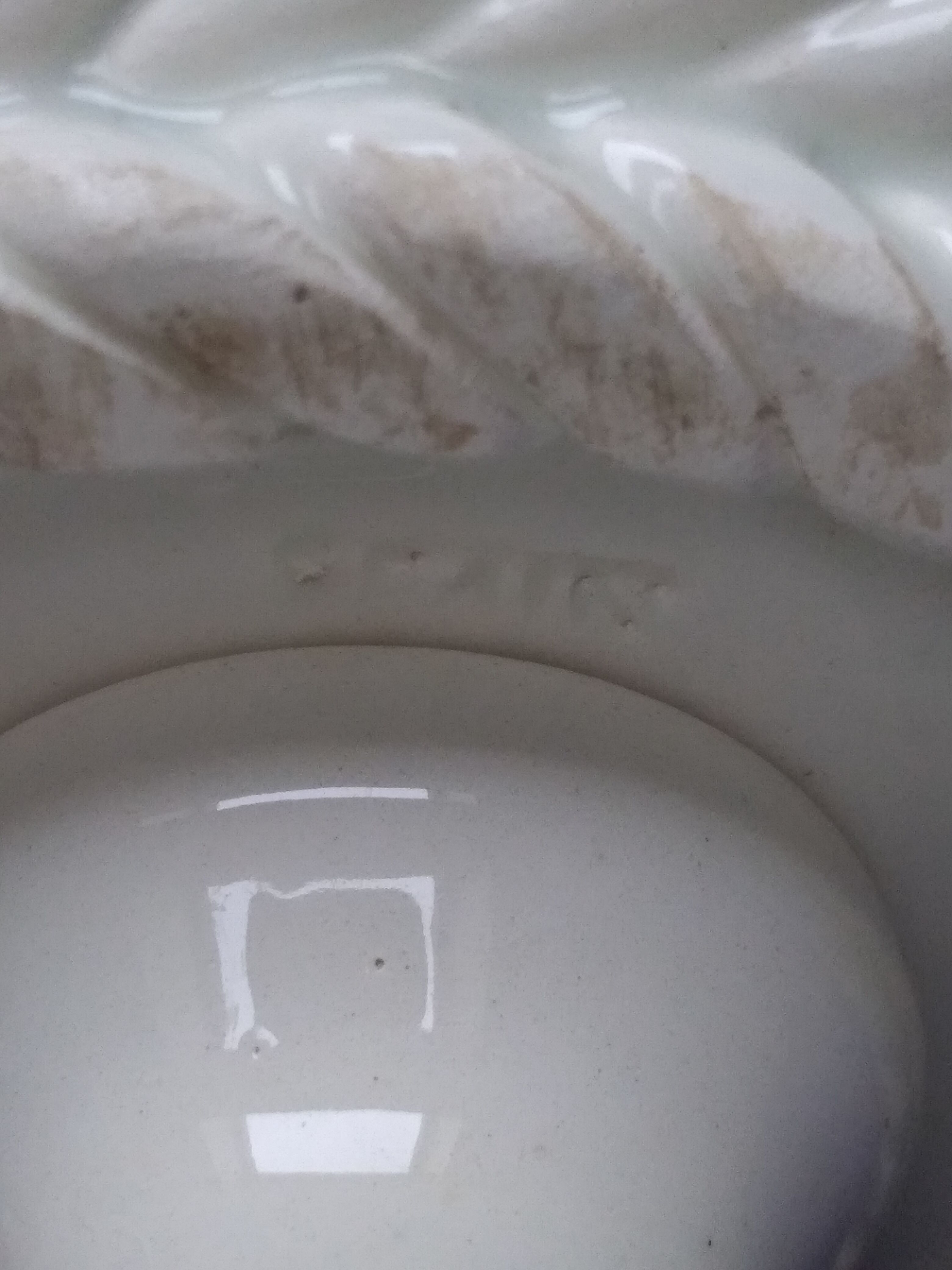 Pair of cut-on-foot in white braided earthenware