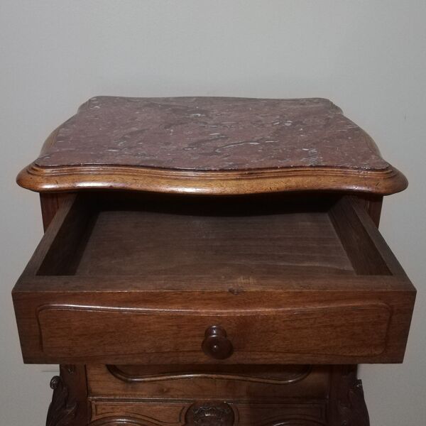 Table de chevet en chêne de style Louis XV