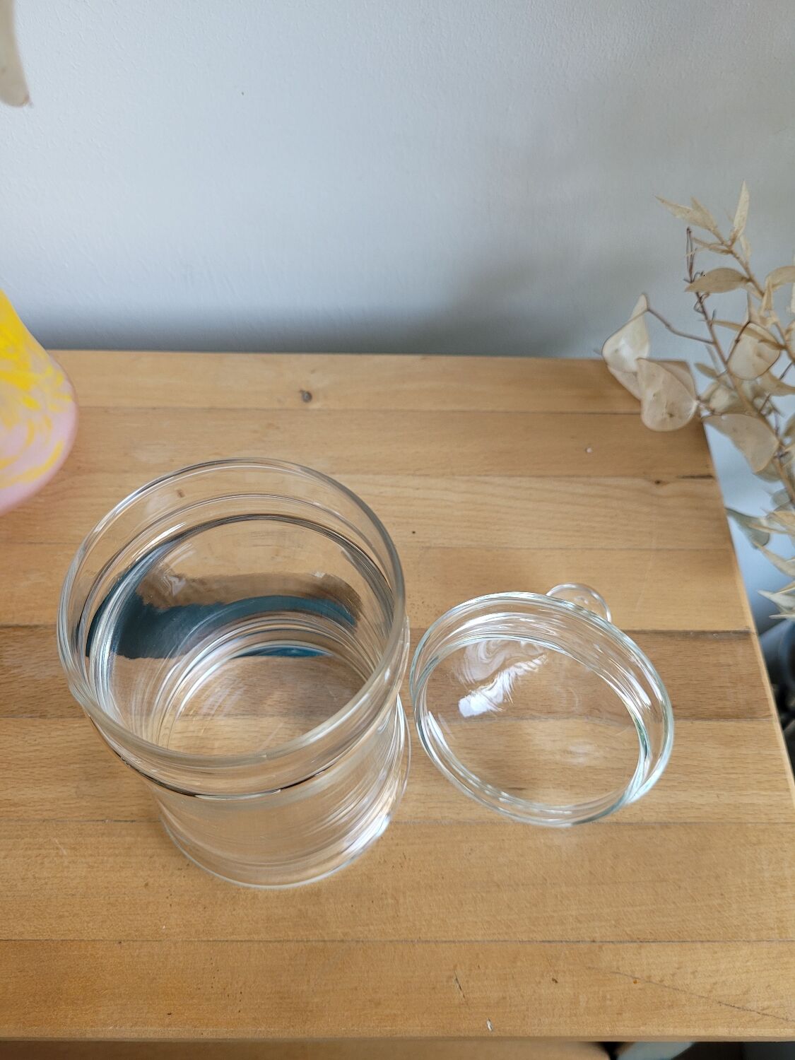Glass apothecary