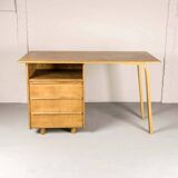 Cees Braakman Dutch Design EE02 Oak Desk for Pastoe. The Netherlands, 1950s
