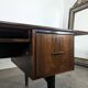 Bureau moderniste en bois exotique