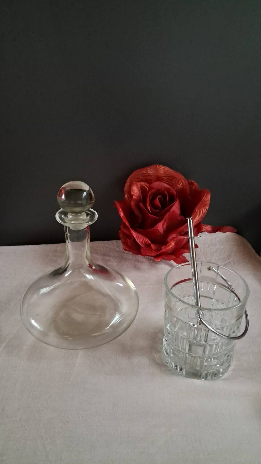 Wine carafe