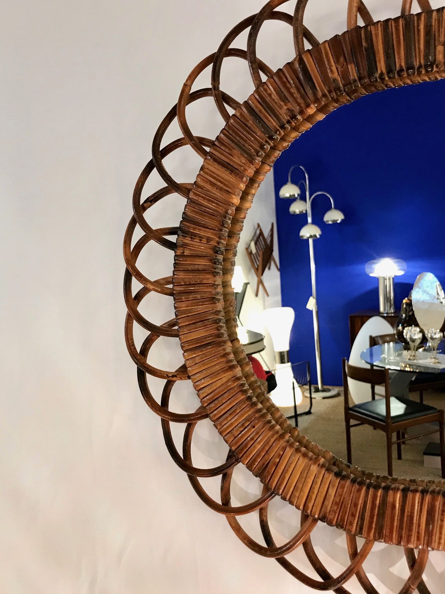 Miroir en rotin des années 60 - 125x47cm