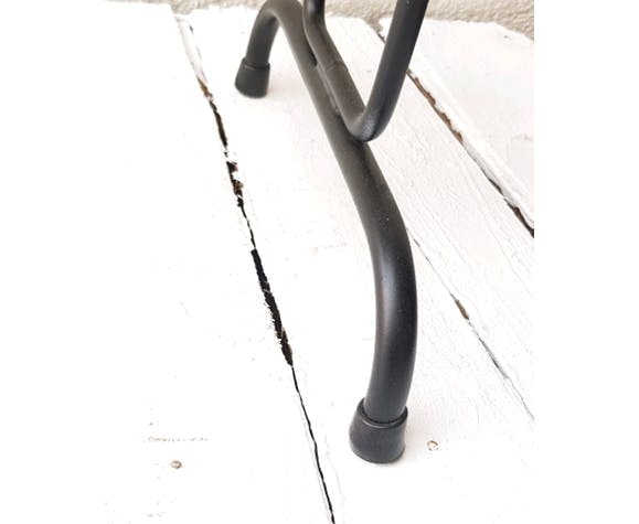 Table d'appoint porte revue 60