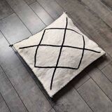 Coussin berbère noir et blanc kilim