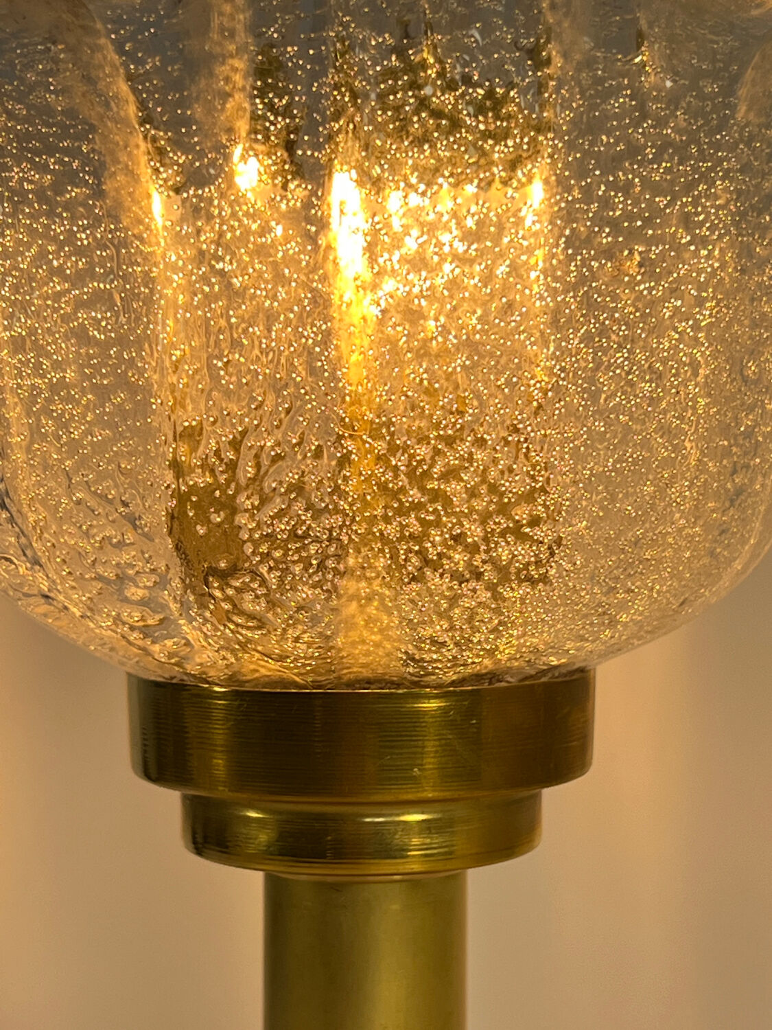 Table lamp "Corolle" – Murano Bullicante glass & patinated brass