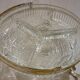 Plat en verre ciselé